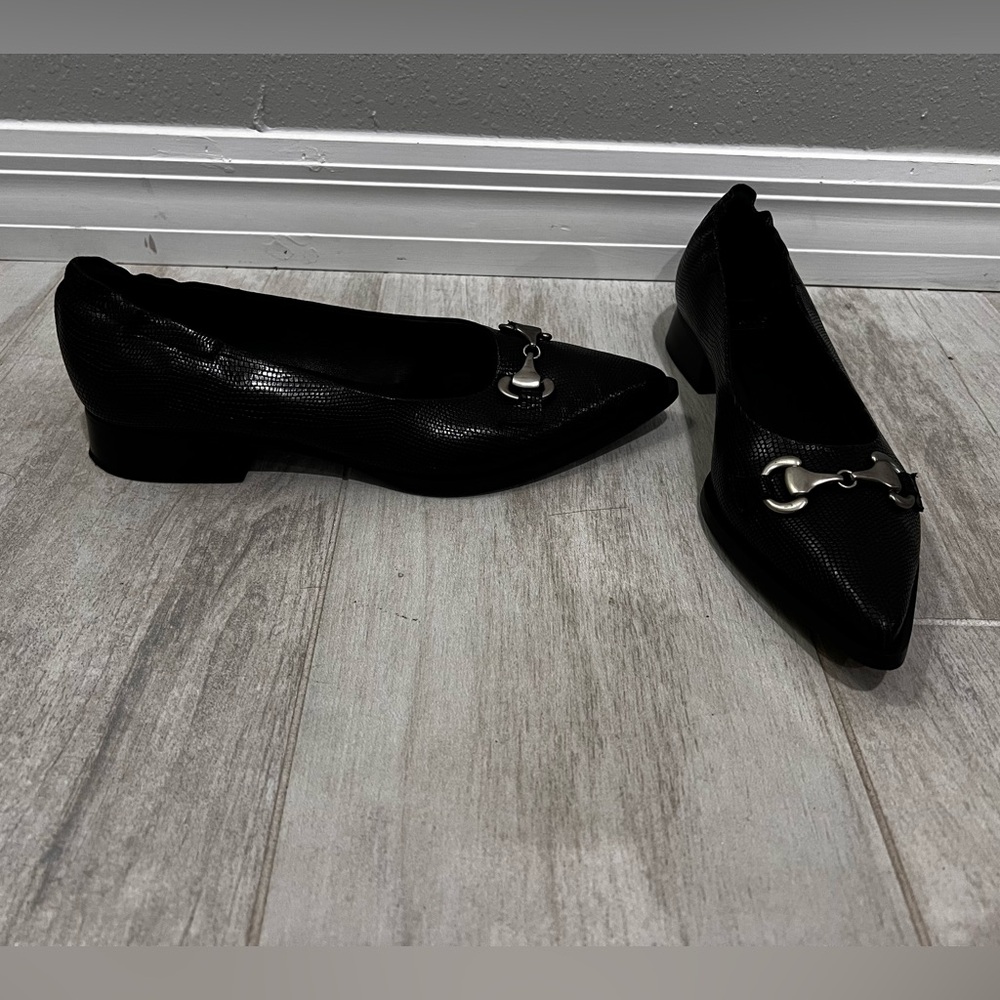 MALO Textured Leather Silver-Tone Snaffle Bit Heeled Loafers 9.5